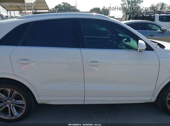 WA1JCCFS3HR003983 2017 AUDI Q3 White Rear interior view