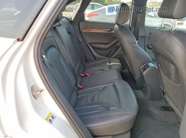 WA1JCCFS5JR012948 2018 AUDI Q3 White Rear interior view