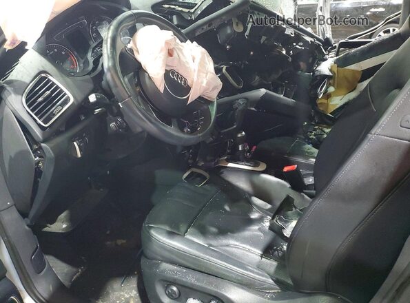 WA1JCCFS6JR032898 2018 AUDI Q3 Silver Вид салону спереду