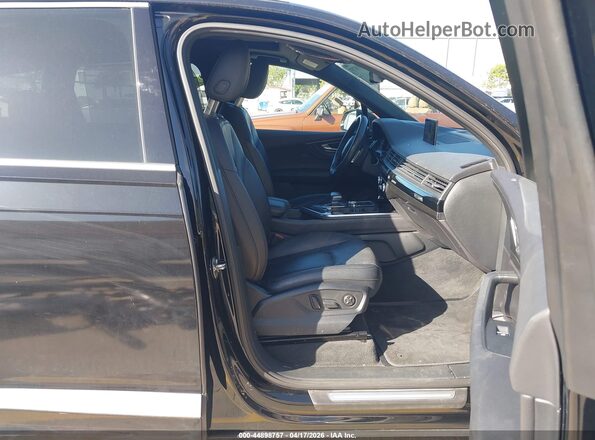 WA1LAAF70JD043049 2018 AUDI Q7 Черный Вид салона спереди
