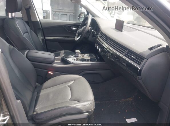 WA1LAAF78KD002007 2019 AUDI Q7 Серый Вид салона спереди