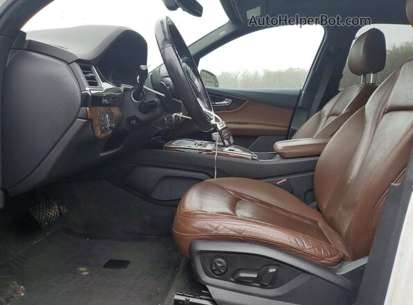 WA1LAAF7XHD018525 2017 AUDI Q7 Белый Вид салона спереди