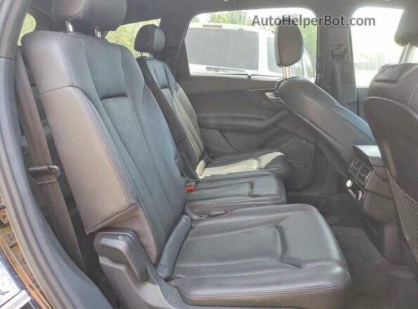 WA1LAAF7XHD033137 2017 AUDI Q7 Black Vista interior trasera