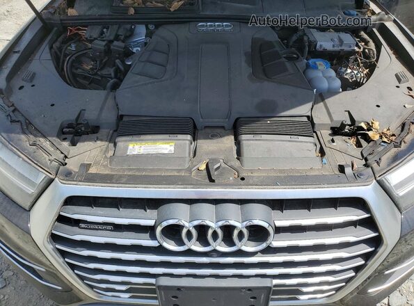 WA1LAAF7XHD033137 2017 AUDI Q7 Black Vista del compartimento del motor