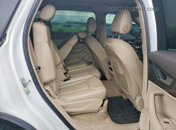 WA1LAAF7XJD034262 2018 AUDI Q7 White Вид задніх сидінь