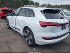 2022 Audi E-tron Premium Plus Quattro Белый vin: WA1LAAGE3NB012375