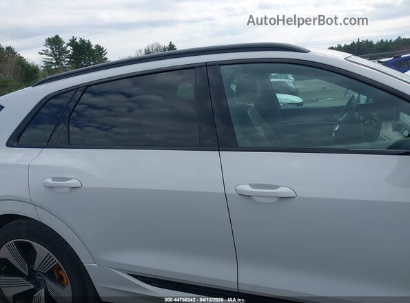 WA1LAAGE3NB012375 2022 AUDI E-TRON Белый Вид задней части салона