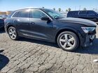 2019 Audi E-tron Premium Plus Черный vin: WA1LAAGE9KB008892