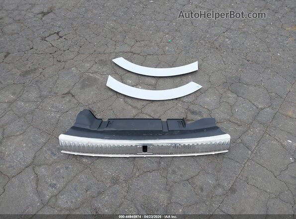 WA1LABGE1PB024467 2023 AUDI E-TRON White Vista del cuadro de instrumentos