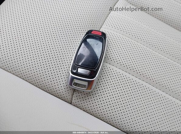 WA1LABGE1PB024467 2023 AUDI E-TRON White Vista del salpicadero
