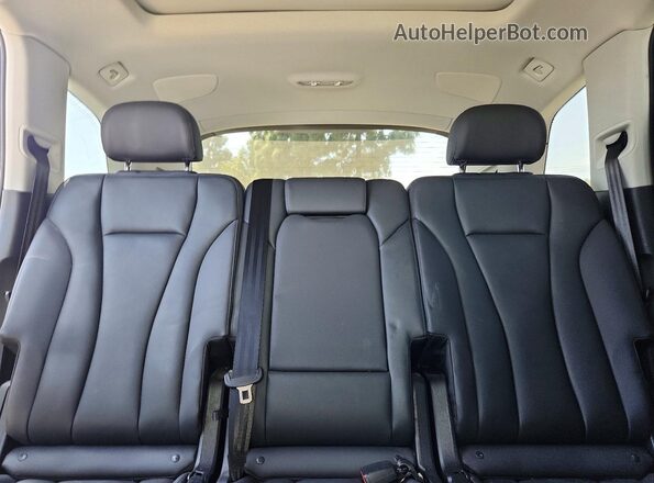 WA1LCBF7XPD009483 2023 AUDI Q7 Белый Вид задних сидений