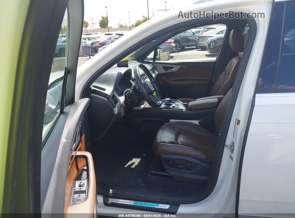WA1LHAF71JD003395 2018 AUDI Q7 White წინა სალონის ხედი