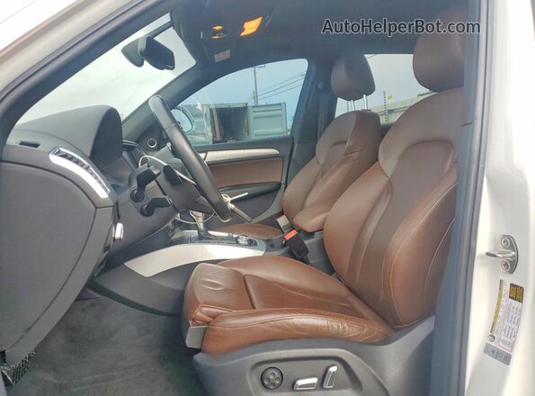 WA1M2AFP8HA076538 2017 AUDI Q5 White წინა სალონის ხედი