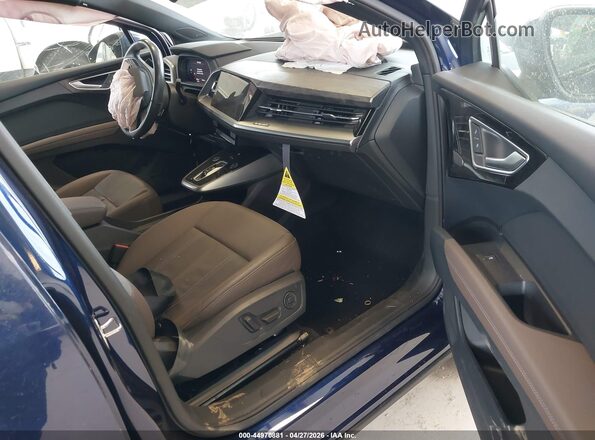 WA1M2BFZ9RP023059 2024 AUDI Q4 Blue Widok wnętrza z przodu