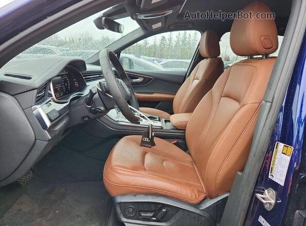 WA1MXBF71PD019845 2023 AUDI Q7 Синий Вид салона спереди