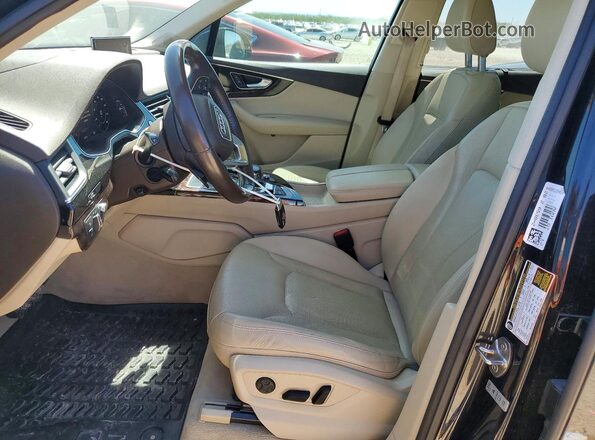 WA1VAAF72JD054644 2018 AUDI Q7 Угольный Вид салона спереди