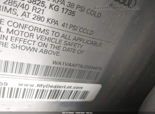 WA1VAAF79JD034679 2018 AUDI Q7 Silver Engine compartment view