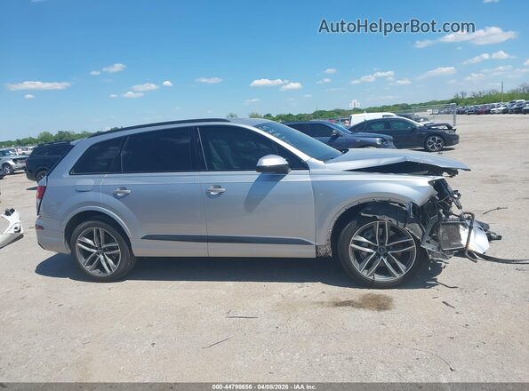 WA1VAAF79JD034679 2018 AUDI Q7 Silver Rear interior view