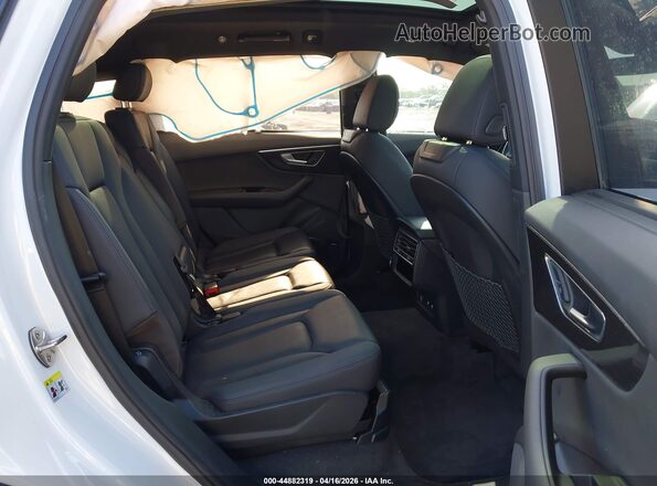 WA1VXAF78LD006731 2020 AUDI Q7 White VIN კოდის სტიკერის ხედი