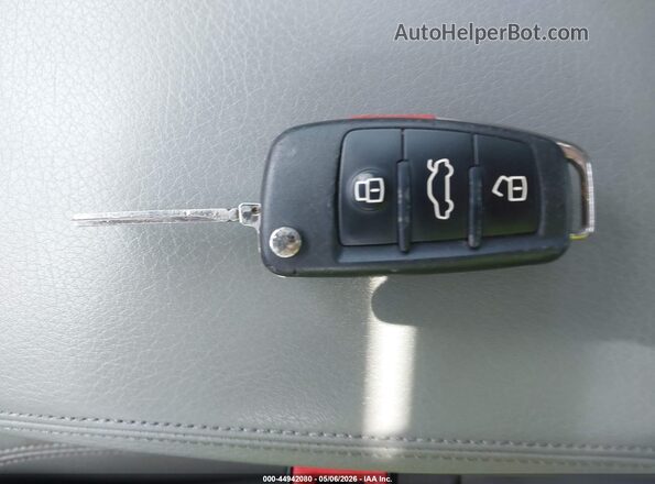 WAUAUGFF8KA097097 2019 AUDI OTHER Красный Вид панели приборов