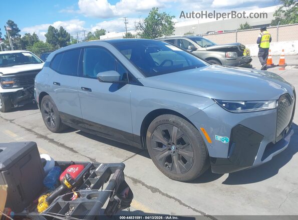 WB523CF02SCU85568 2025 BMW IX Gray Առջևի աջ