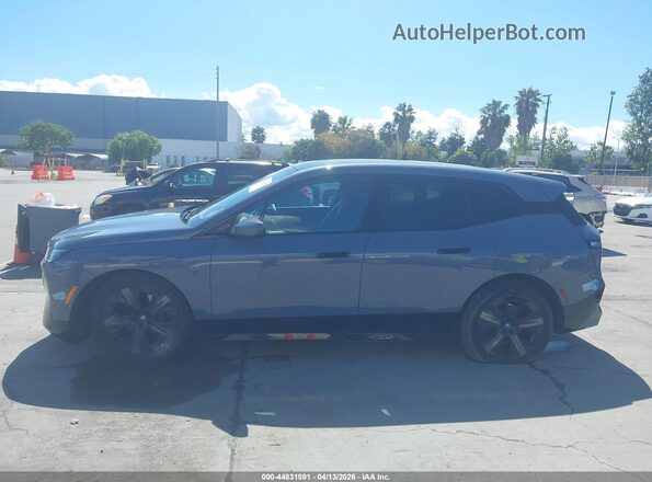 WB523CF02SCU85568 2025 BMW IX Gray Սալոնի 360 աստիճան տեսք
