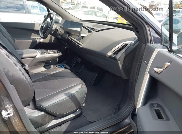 WB523CF08RCP61875 2024 BMW IX Silver Սալոնի դիմացի տեսք