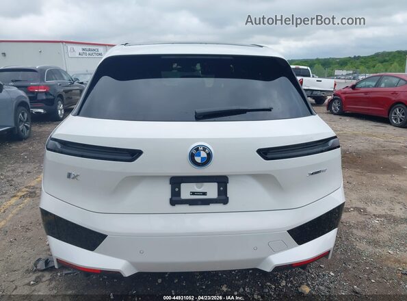 WB523CF09SCU70646 2025 BMW IX Белый 