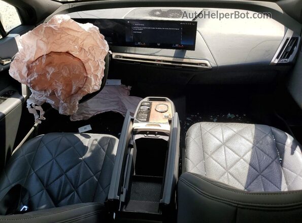 WB533CF08PCM92388 2023 BMW IX Gray Առջևի վահանակի տեսք