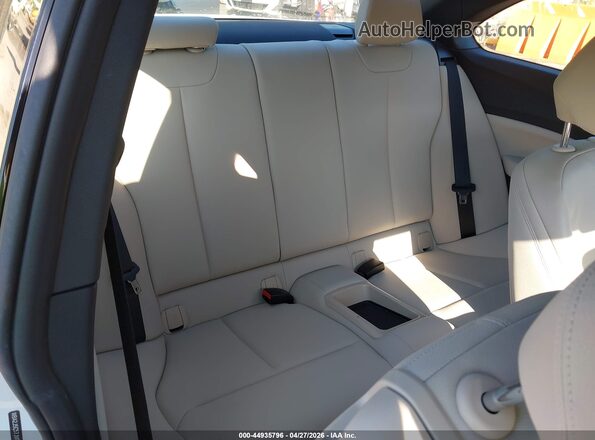 WBA2J5C57JVC07306 2018 BMW M2 White Vista de la etiqueta del VIN