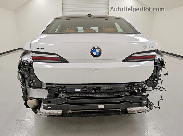 WBA33EH08TCW69686 2026 BMW OTHER White Vista trasera