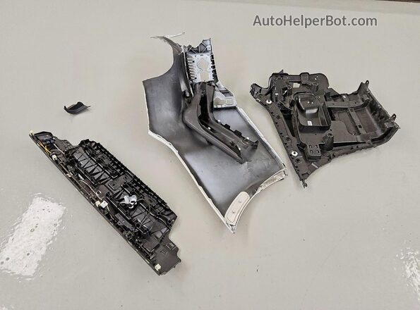 WBA33EH08TCW69686 2026 BMW OTHER White Vista del compartimento del motor