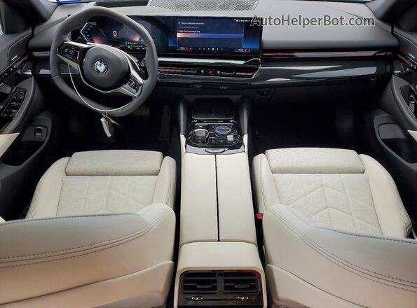 WBA43FJ02TCV98957 2026 BMW OTHER Gray Dashboard view
