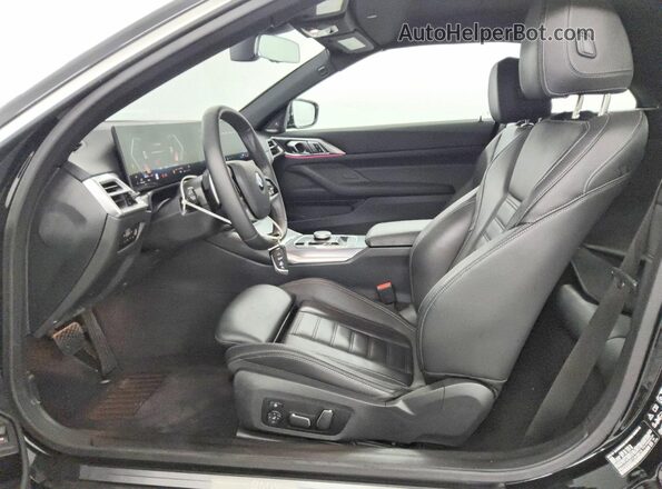 WBA53DB05TCW38519 2026 BMW OTHER Black Vista interior delantera