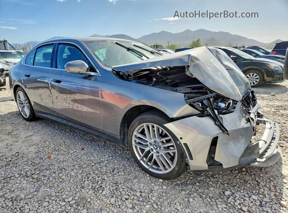 WBA53FJ00RCS45551 2024 BMW OTHER Серебряный Передняя правая четверть