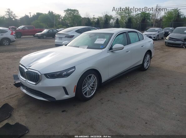 WBA53FJ01RCS00487 2024 BMW OTHER White წინა მარცხენა ხედი სამი მეოთხედიდან