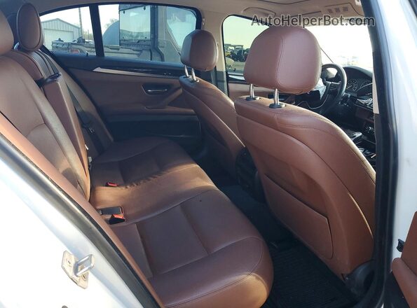 WBA5B3C58GD549793 2016 BMW 5 SERIES White Widok tylnych siedzeń