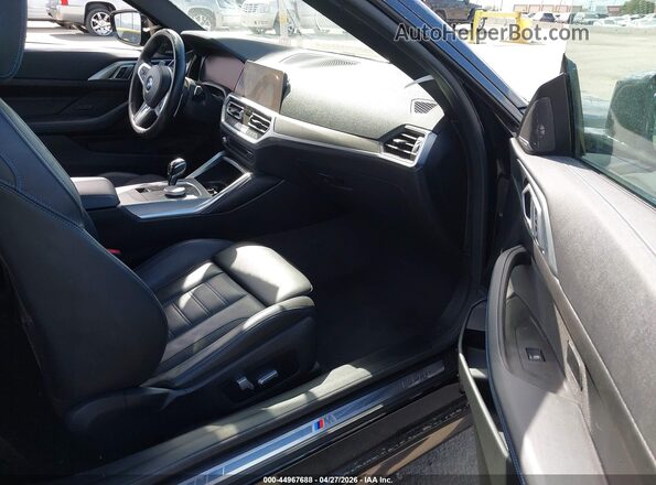 WBA83AP02NCH84788 2022 BMW M4 Черный Вид салона спереди