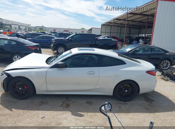 WBA83AP07PCL39298 2023 BMW M4 White Widok wnętrza z tyłu