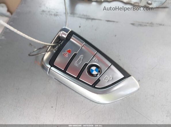 WBAJB1C03LCE08673 2020 BMW 5 SERIES Белый Вид панели приборов