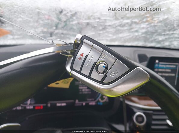 WBAJB1C04LCE38832 2020 BMW 5 SERIES White Vista del salpicadero
