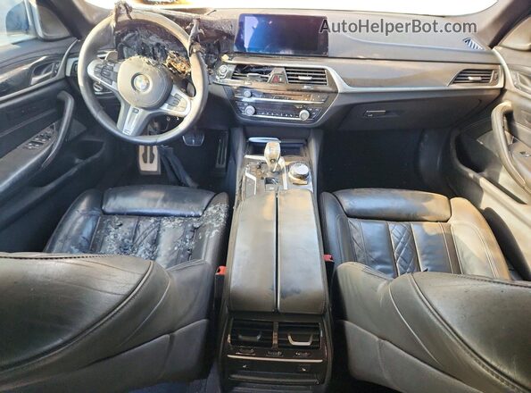 WBAJB9C59JB035441 2018 BMW M5 White Առջևի վահանակի տեսք