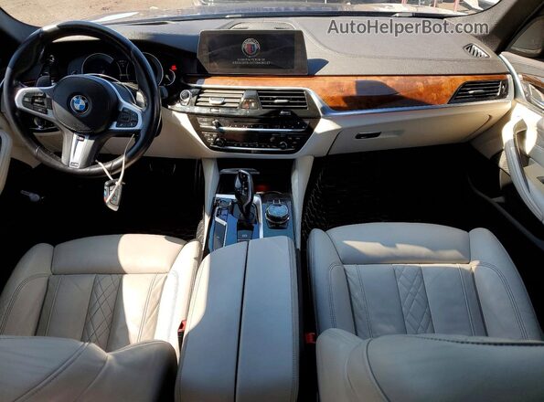 WBAJB9C59JB036458 2018 BMW M5 Синий Вид панели приборов