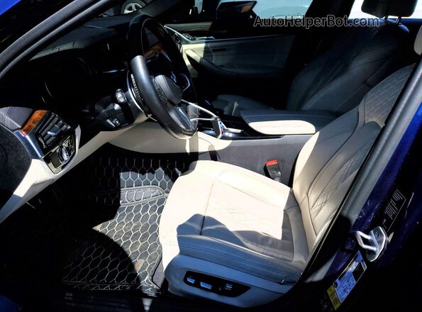 WBAJB9C59JB036458 2018 BMW M5 Синий Вид салона спереди