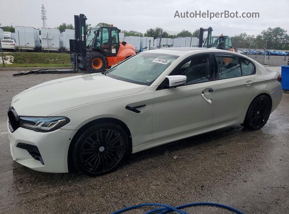 WBAJE5C38HG477901 2017 BMW OTHER Белый Передняя левая четверть