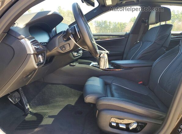 WBAJS7C0XLCD83774 2020 BMW M5 Gray წინა სალონის ხედი