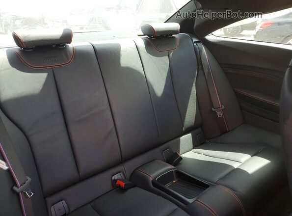 WBS2U7C59KVB09331 2019 BMW M2 Серебряный Вид задних сидений