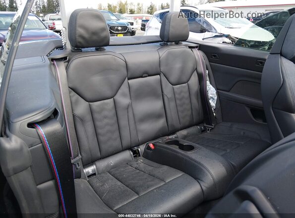 WBS43BA00SCS33020 2025 BMW M4 Black Вид наклейки з VIN-кодом