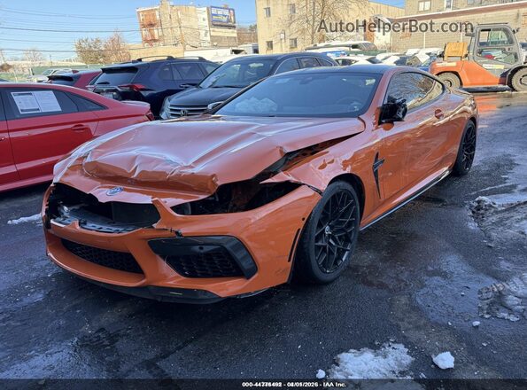 WBSAE0C07PCL08883 2023 BMW M8 Orange Przód lewy