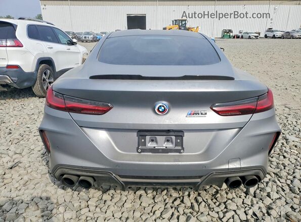 WBSAE0C08PCL64136 2023 BMW M8 Gray Widok z tyłu